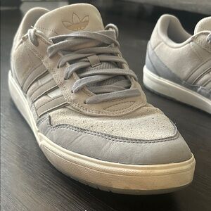 Adidas Tyshawn II - Men’s 14 Sneakers - Onix/ Granite